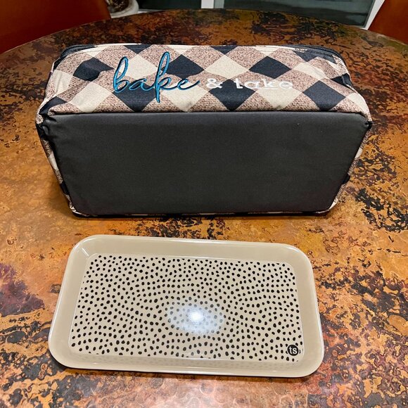 SALE!  Tastefully Simple Insulated Carrying Case & Tray - Picture 8 of 9